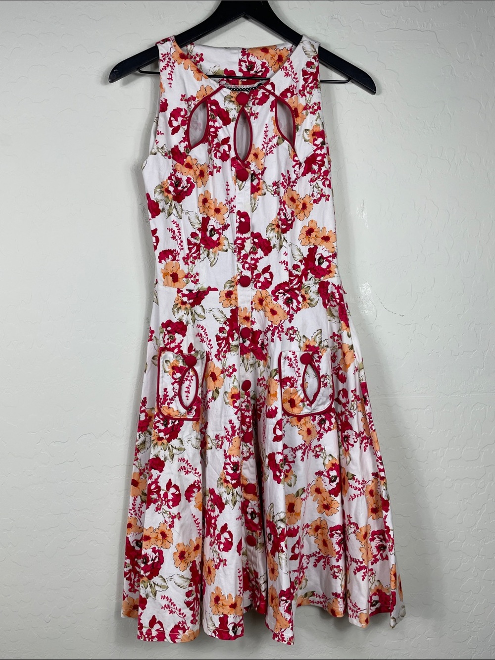 Voodoo Vixen White Floral Sleeveless Keyhole Sundress Size S